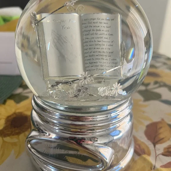 Snow globe - Picture 3 of 4